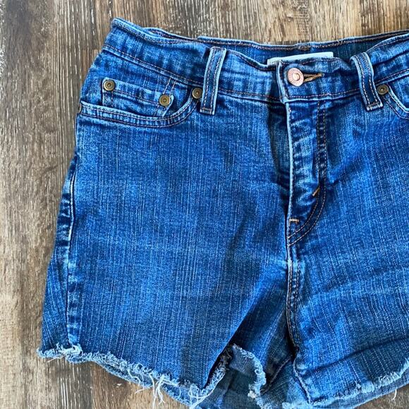 Levi’s Perfectly Slimming Cutoff Denim Shorts Size 8 - Picture 3 of 7